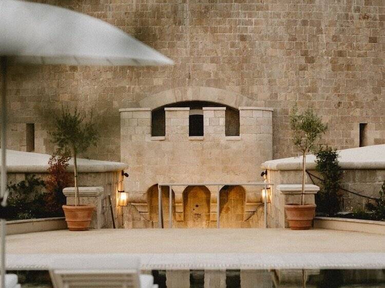 هتل Mamula Island