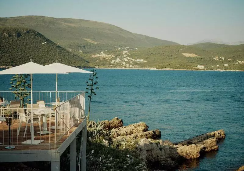 هتل Mamula Island