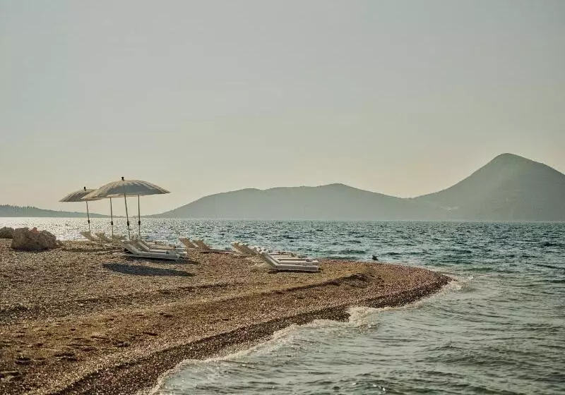هتل Mamula Island