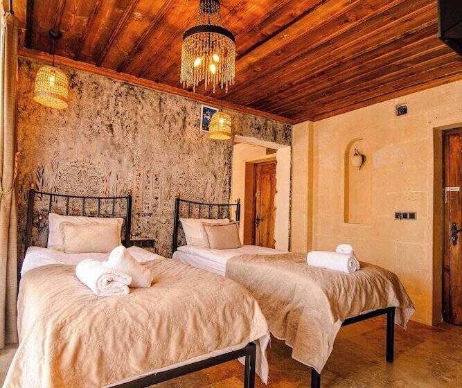 هتل Alika Castle House