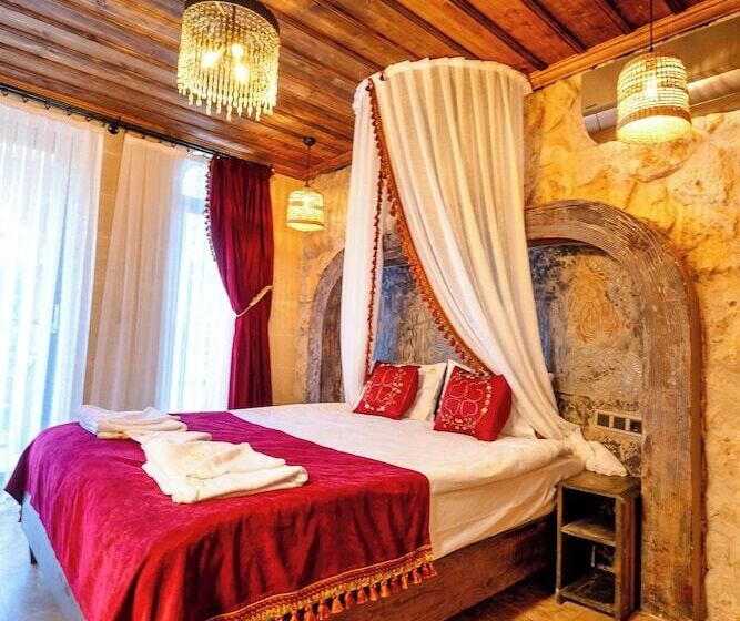 هتل Alika Castle House