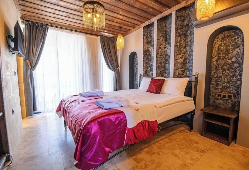 هتل Alika Castle House