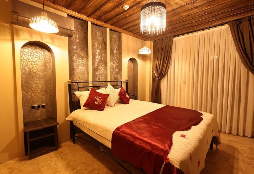 هتل Alika Castle House