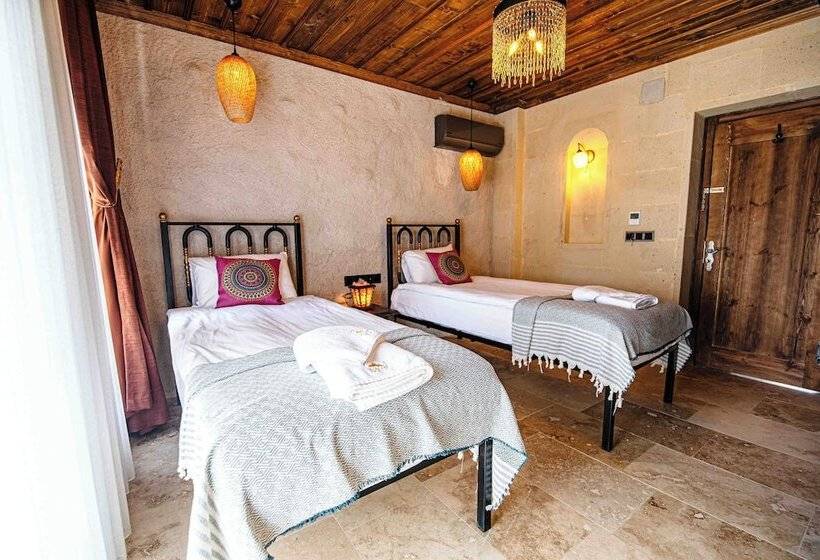 هتل Alika Castle House