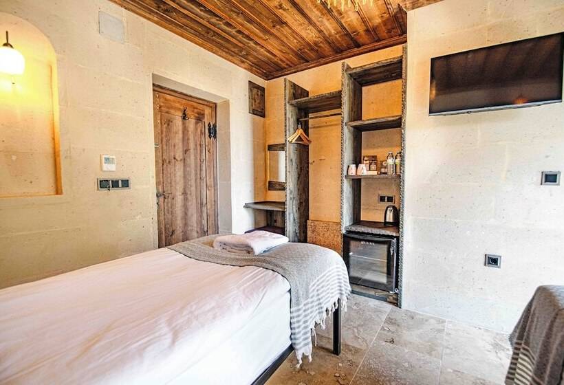 هتل Alika Castle House