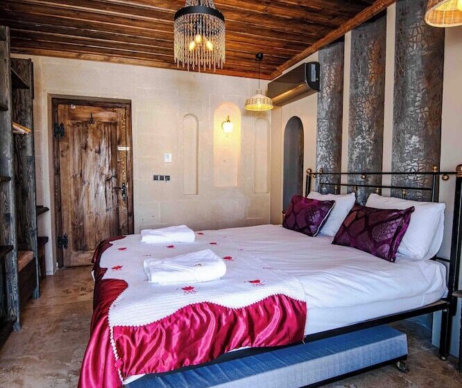 هتل Alika Castle House