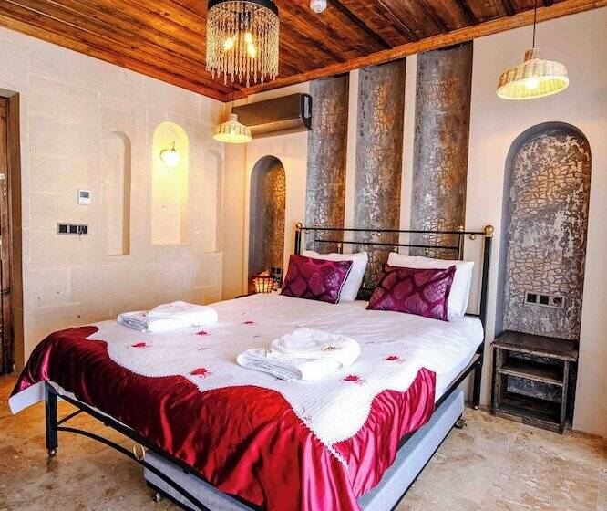 هتل Alika Castle House