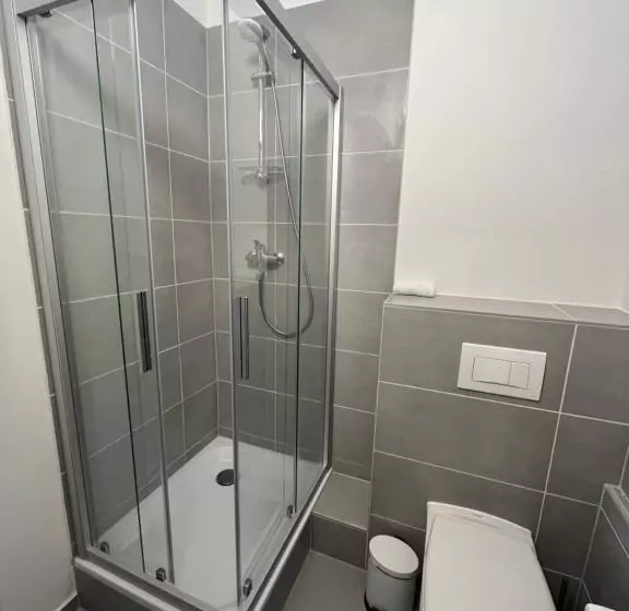 تختخواب و صبحانه King David Garden