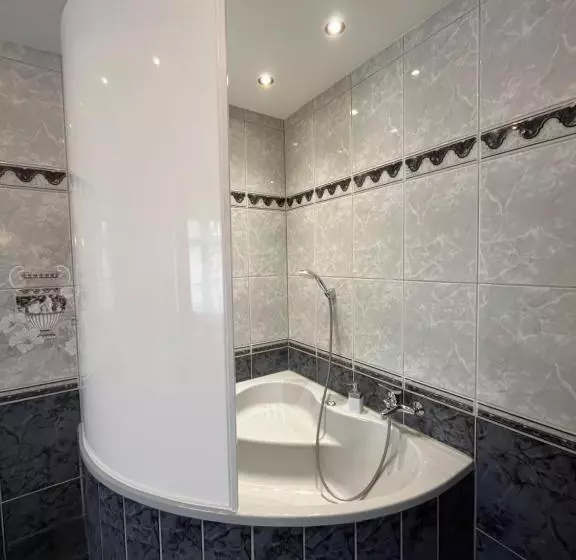 تختخواب و صبحانه King David Garden