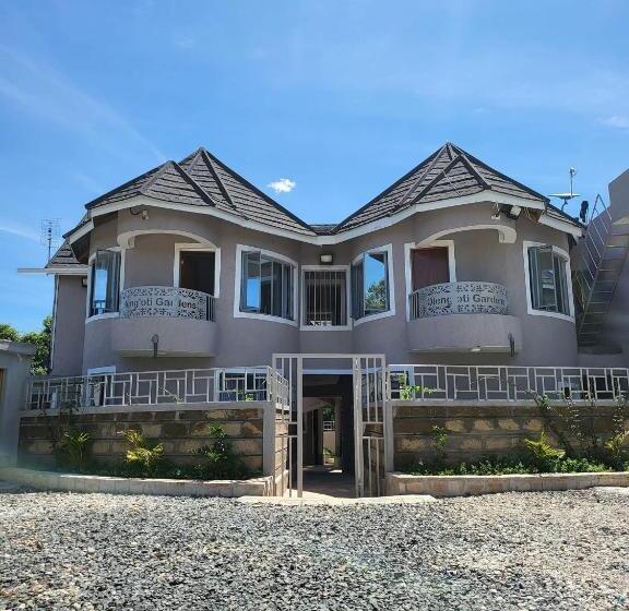 هتل Oleng Oti Gardens