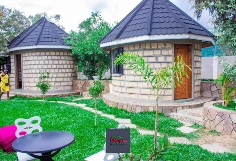 هتل Oleng Oti Gardens