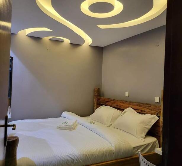 هتل Oleng Oti Gardens