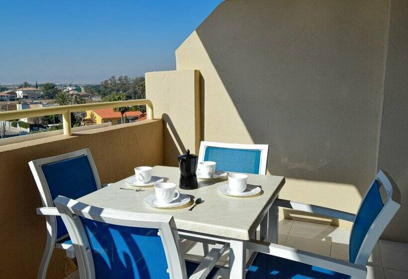 Apartamentos Riviera 3000