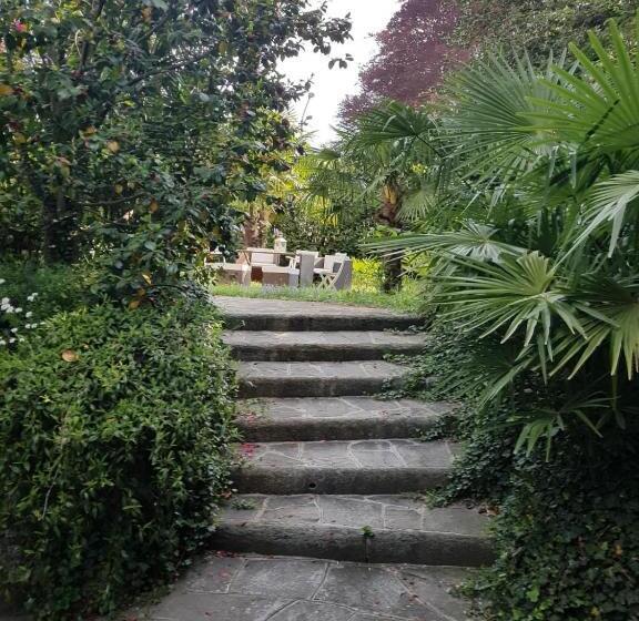 تختخواب و صبحانه Villa Adriana Varese