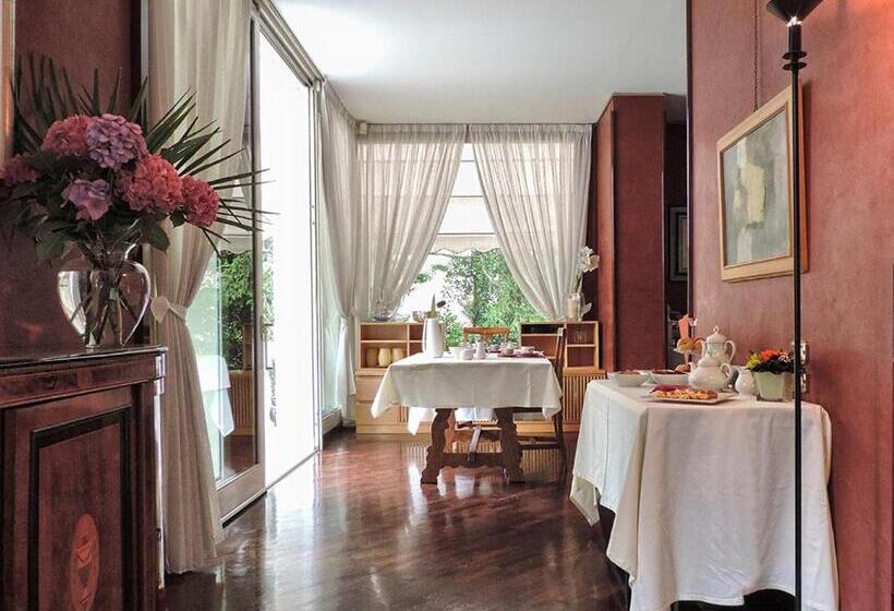 تختخواب و صبحانه Villa Adriana Varese