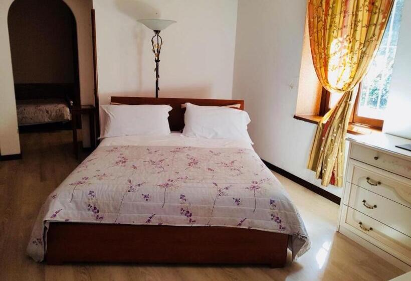 تختخواب و صبحانه Villa Adriana Varese