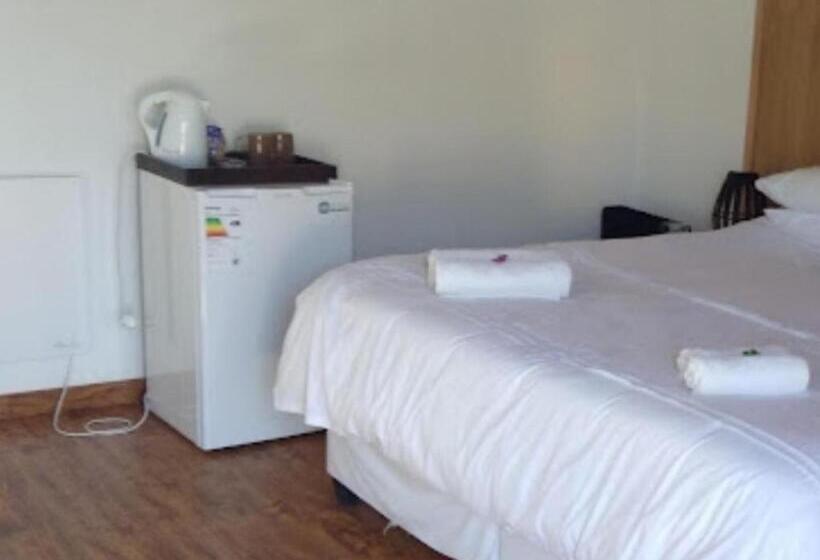 تختخواب و صبحانه Bird Haven Guesthouse