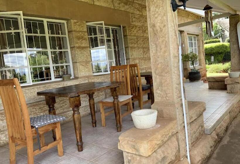 تختخواب و صبحانه Bird Haven Guesthouse