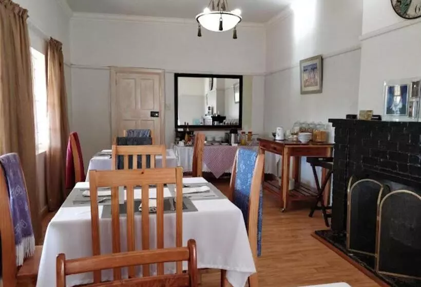 تختخواب و صبحانه Bird Haven Guesthouse