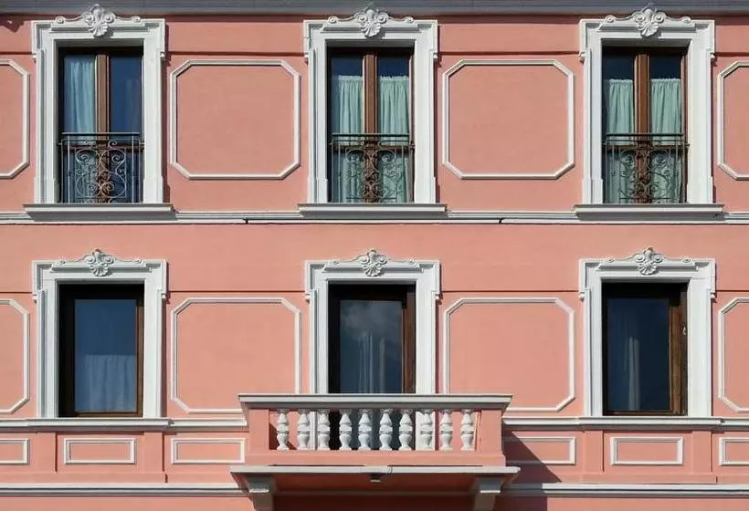 تختخواب و صبحانه Casa Calicantus