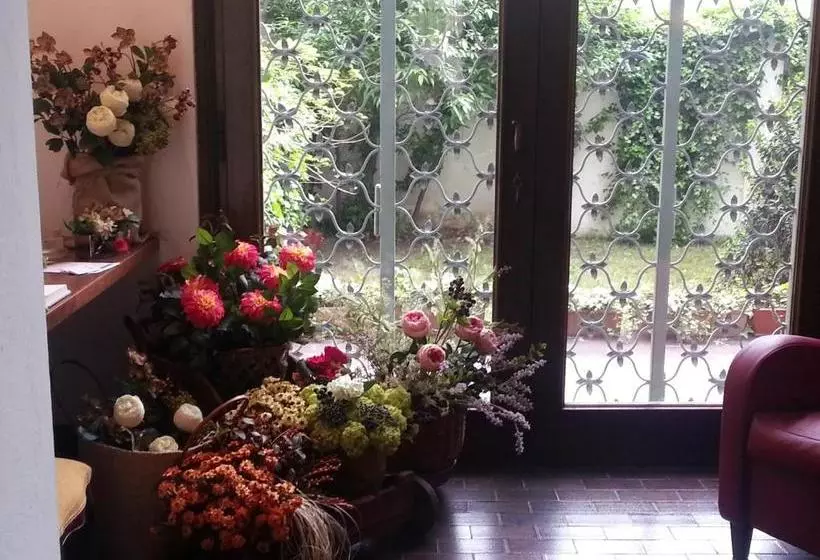 تختخواب و صبحانه Casa Calicantus
