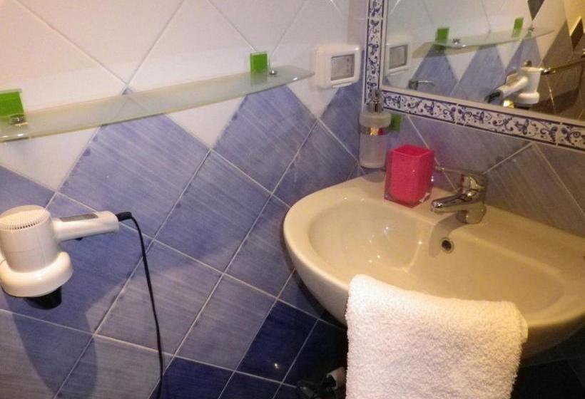 تختخواب و صبحانه Elisart Guest House