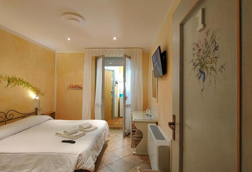 تختخواب و صبحانه Elisart Guest House