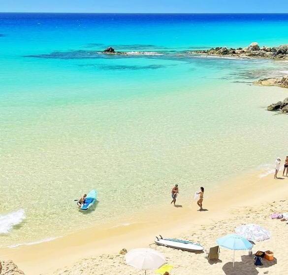 تختخواب و صبحانه Elisart Guest House