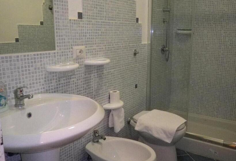 تختخواب و صبحانه Elisart Guest House