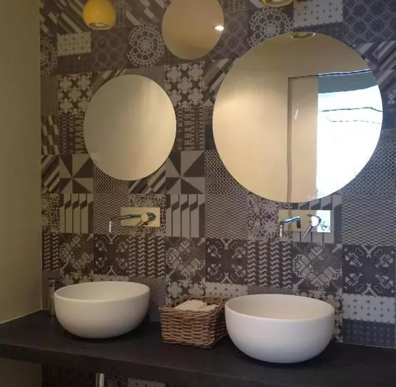 Corso Alaxi Hotels