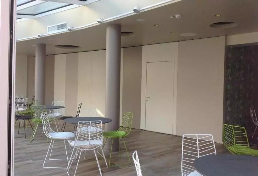 Corso Alaxi Hotels