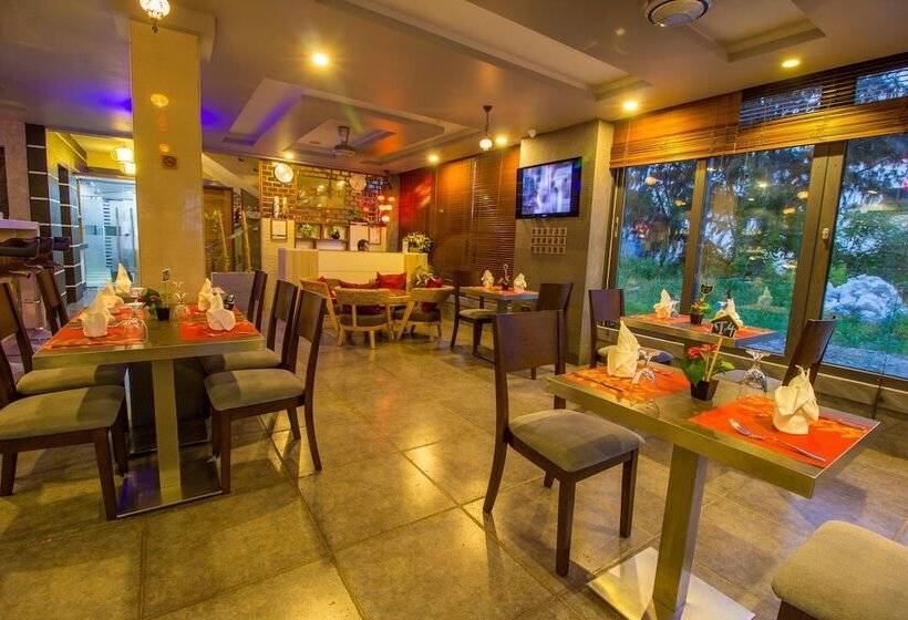 هتل Airport Comfort Inn Premium