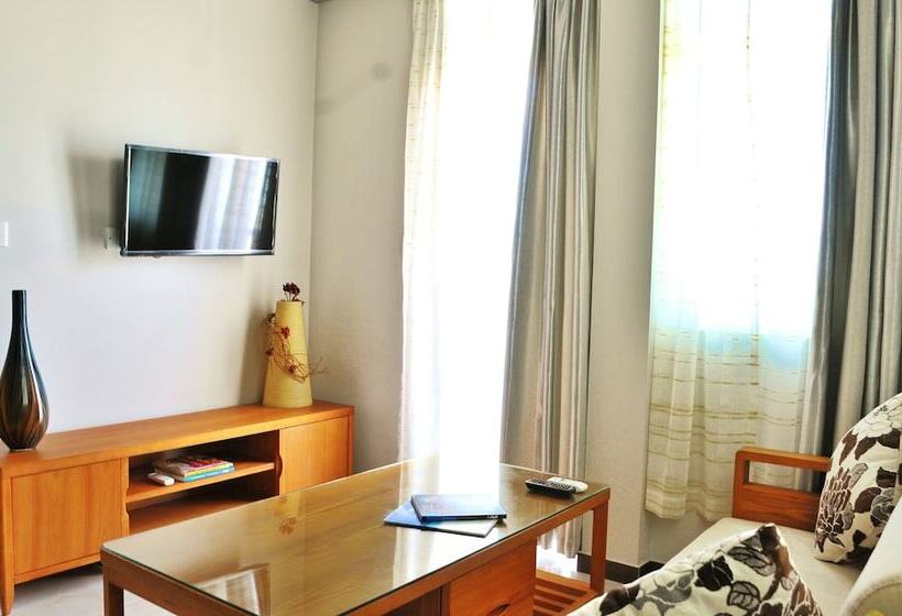 هتل Airport Comfort Inn Premium