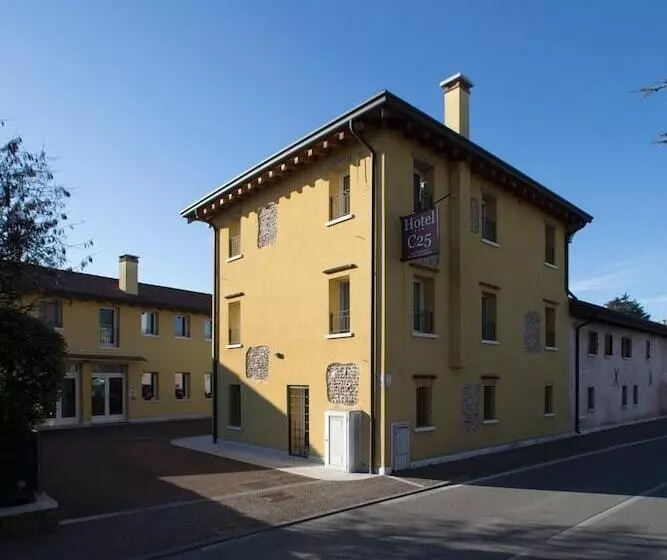 Hotelli C25