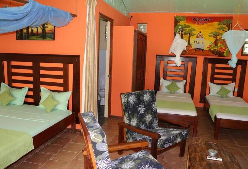 בית מלון כפרי De La Baie