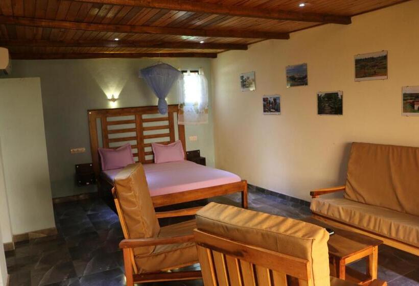 בית מלון כפרי De La Baie