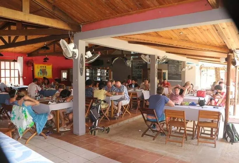 هتل De La Baie