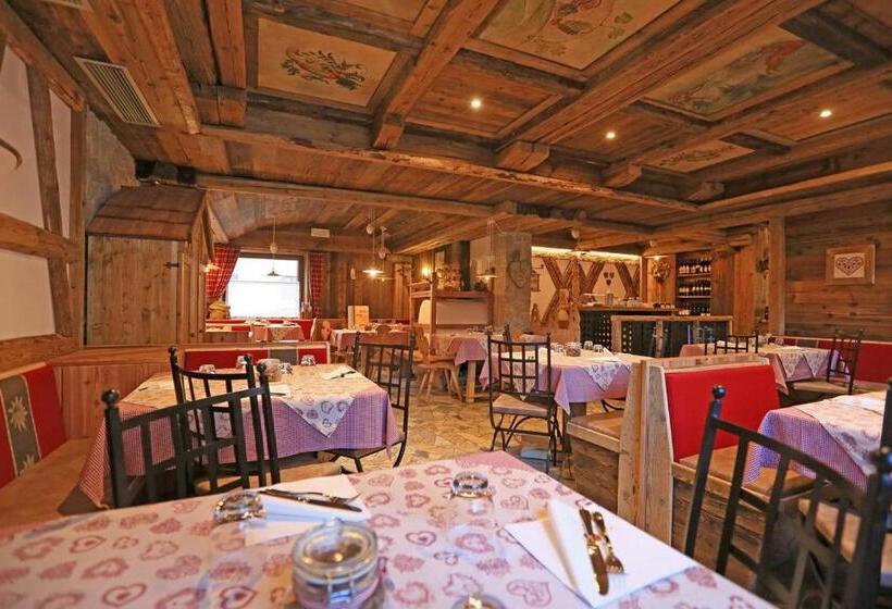 فندق Garnì Ladin