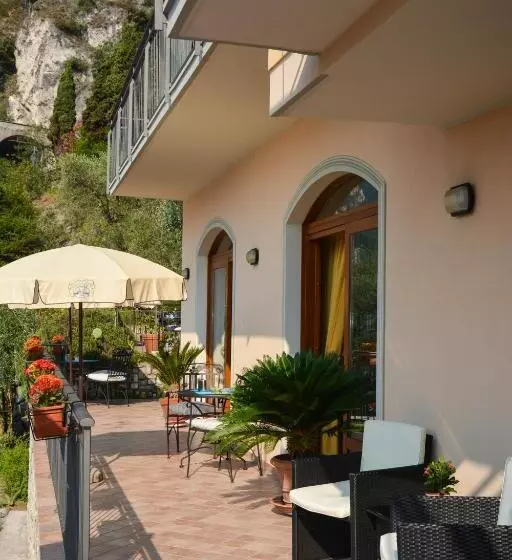 هتل Locanda Ruscello Garnì