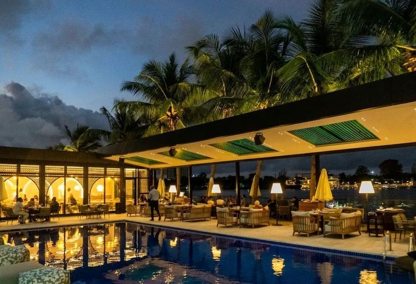 هتل Maroko Bayshore Suites