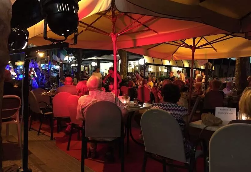 Hotelli Pascoli