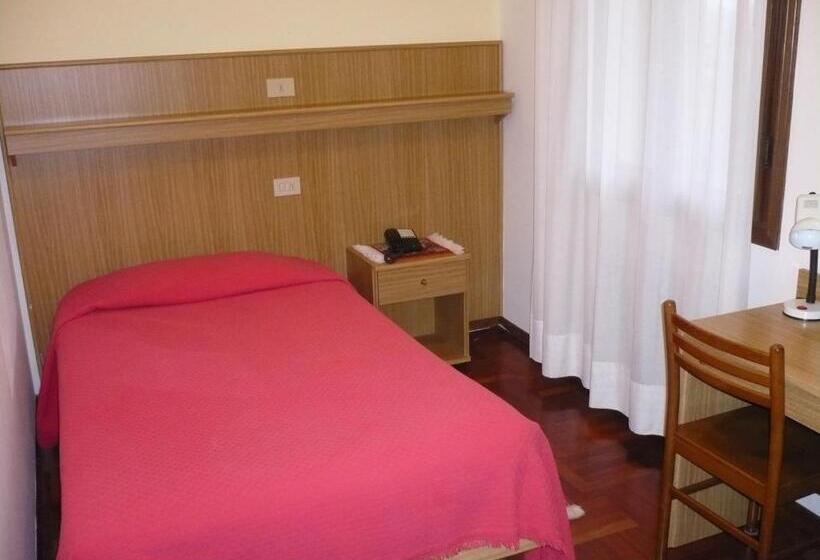 فندق Ristorante Dotto