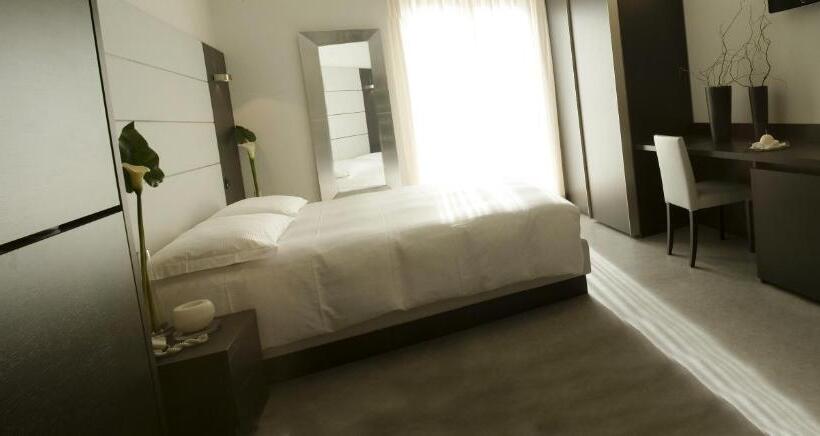 فندق San Lorenzo Chiavenna