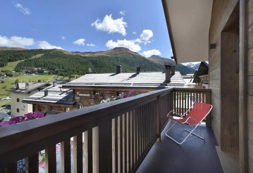 ホテル Valtellina