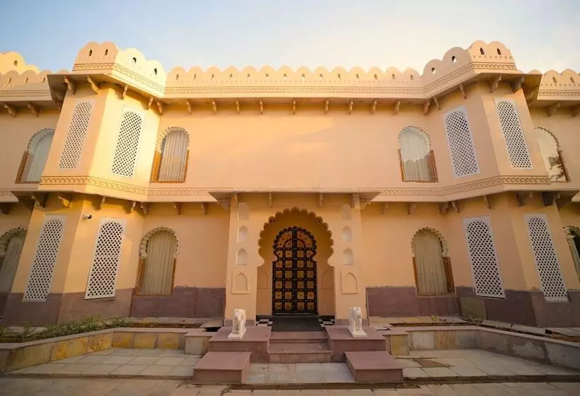 ホテル Kesarbagh Palace