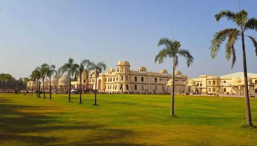 ホテル Kesarbagh Palace
