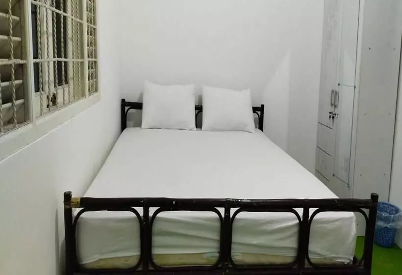 ホテル Oyo 93774 Khaira Kos Dan Penginapan