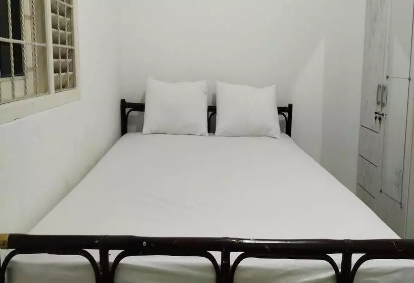 ホテル Oyo 93774 Khaira Kos Dan Penginapan