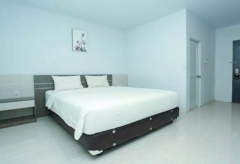 ホテル Oyo 93774 Khaira Kos Dan Penginapan