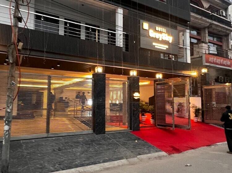 Hotel Grey Sky